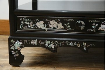 アジアンビンテージ　韓国　華やかな螺鈿(ラデン)細工が目を引く茶棚　(R-079919)