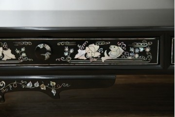 アジアンビンテージ　韓国　華やかな螺鈿(ラデン)細工が目を引く茶棚　(R-079919)