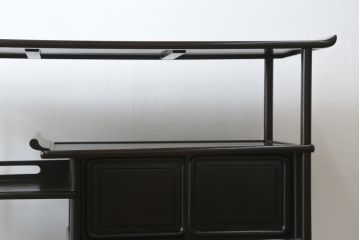 和製ビンテージ　上手物!!　紫檀(シタン)材　控え目な装飾が上品さを醸し出す漆塗りの飾り棚(茶棚、違い棚、収納棚、戸棚、ヴィンテージ)(R-079920)