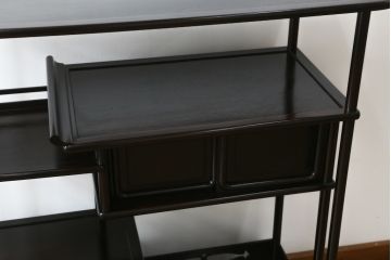 和製ビンテージ　上手物!!　紫檀(シタン)材　控え目な装飾が上品さを醸し出す漆塗りの飾り棚(茶棚、違い棚、収納棚、戸棚、ヴィンテージ)(R-079920)