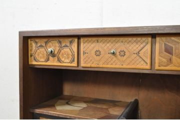 和製アンティーク　激レア　希少!!　戦前　時代物　置いてあるだけで絵になる箱根細工の人形棚(飾り棚、箱根寄木細工、茶棚、茶箪笥、収納棚、戸棚)(R-079924)