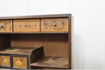 和製アンティーク　激レア　希少!!　戦前　時代物　置いてあるだけで絵になる箱根細工の人形棚(飾り棚、箱根寄木細工、茶棚、茶箪笥、収納棚、戸棚)(R-079924)