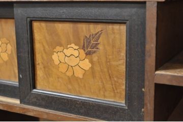 和製アンティーク　激レア　希少!!　戦前　時代物　置いてあるだけで絵になる箱根細工の人形棚(飾り棚、箱根寄木細工、茶棚、茶箪笥、収納棚、戸棚)(R-079924)