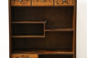 和製アンティーク　激レア　希少!!　戦前　時代物　置いてあるだけで絵になる箱根細工の人形棚(飾り棚、箱根寄木細工、茶棚、茶箪笥、収納棚、戸棚)(R-079924)