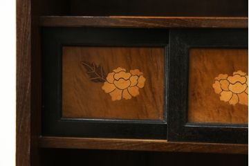 和製アンティーク　激レア　希少!!　戦前　時代物　置いてあるだけで絵になる箱根細工の人形棚(飾り棚、箱根寄木細工、茶棚、茶箪笥、収納棚、戸棚)(R-079924)