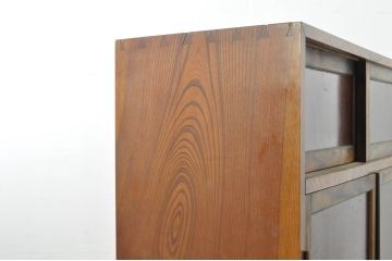 和製アンティーク　高級品!!　新潟産　前面欅(ケヤキ)材　玉杢　黒柿材　漆塗り　表情豊かな木材の魅力をふんだんに味わえる和箪笥(衣装タンス、整理箪笥、収納箪笥、観音箪笥、時代箪笥、引き出し、チェスト)(R-079925)