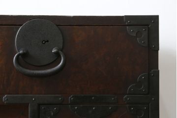 和製アンティーク　明治大正期　前面欅(ケヤキ)材　玉杢　美しい杢目と重厚な金具が魅力的な新潟帳場箪笥(和たんす、収納タンス、整理箪笥、時代箪笥、引き出し、戸棚、収納棚)(R-079926)