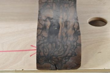 和製アンティーク　高級品!!　黒柿材　和の雰囲気を盛り立てる透かし彫り入りの衝立て(パーテーション、衝い立て、つい立て、間仕切り)(R-079927)