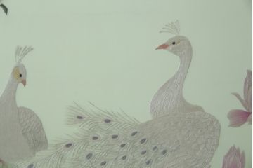 アジアンビンテージ　中国古玩　特大!!　高級品　花梨(カリン)材　緻密な双龍の透かし彫刻入り　両面ガラス　木蓮(モクレン)　牡丹に孔雀図　鮮やかな刺繍絵をあしらった衝立て(衝い立て、パーテーション、つい立て、間仕切り、ディスプレイ、ヴィンテージ)(R-079930)