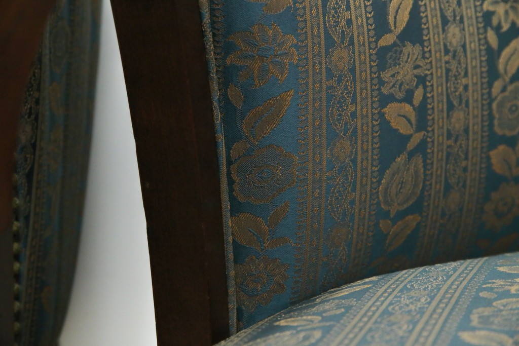 中古　maruni(マルニ木工)　KENT-COURT(ケントコート)　随所に施された上品な意匠が魅力的な1Pソファ2脚セット　定価2脚で約44万円　(R-079932)