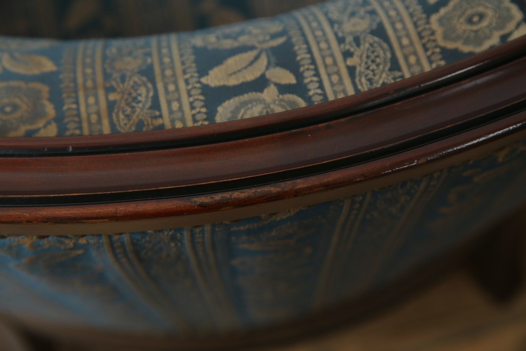 中古　maruni(マルニ木工)　KENT-COURT(ケントコート)　随所に施された上品な意匠が魅力的な1Pソファ2脚セット　定価2脚で約44万円　(R-079932)