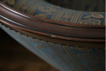 中古　maruni(マルニ木工)　KENT-COURT(ケントコート)　随所に施された上品な意匠が魅力的な1Pソファ2脚セット　定価2脚で約44万円　(R-079932)