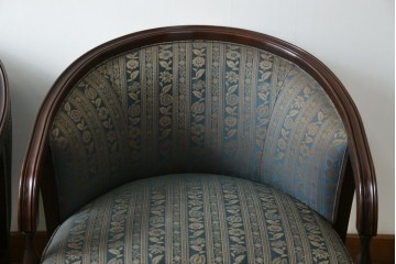 中古　maruni(マルニ木工)　KENT-COURT(ケントコート)　随所に施された上品な意匠が魅力的な1Pソファ2脚セット　定価2脚で約44万円　(R-079932)