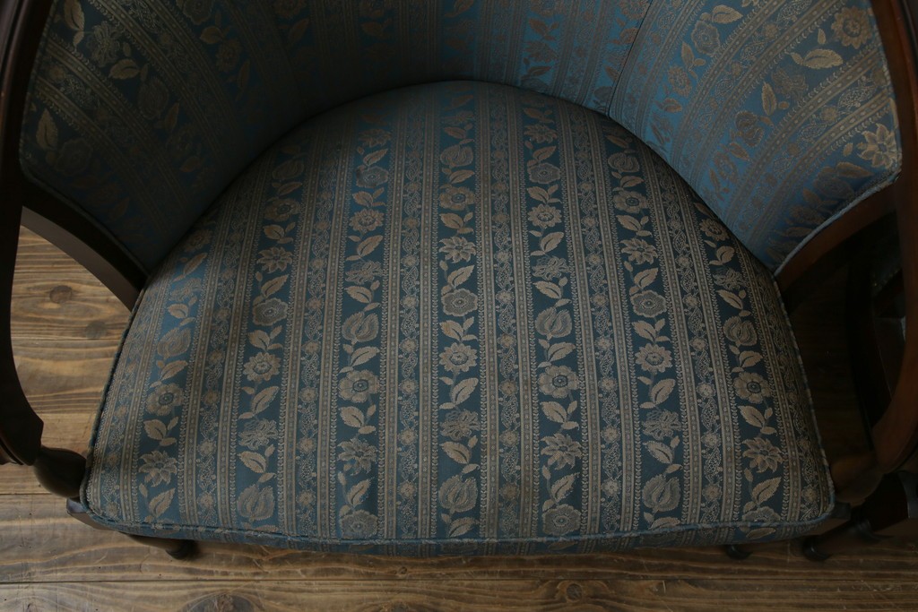 中古　maruni(マルニ木工)　KENT-COURT(ケントコート)　随所に施された上品な意匠が魅力的な1Pソファ2脚セット　定価2脚で約44万円　(R-079932)