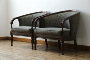 中古　maruni(マルニ木工)　KENT-COURT(ケントコート)　随所に施された上品な意匠が魅力的な1Pソファ2脚セット　定価2脚で約44万円　(R-079932)