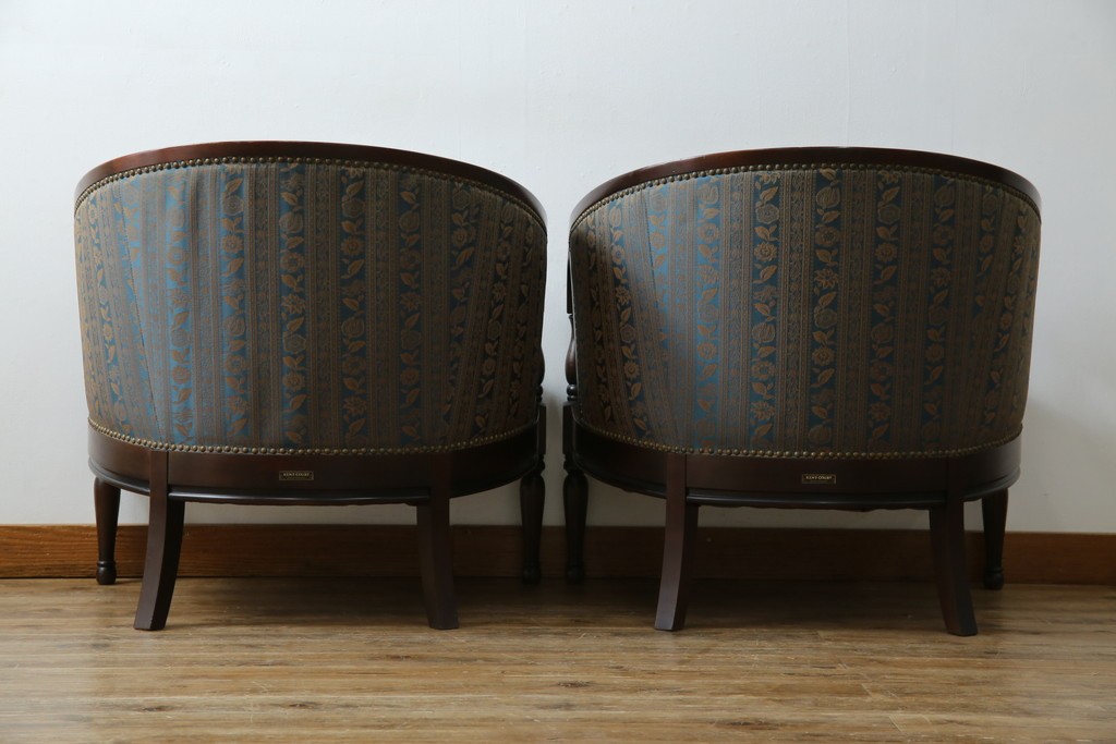 中古　maruni(マルニ木工)　KENT-COURT(ケントコート)　随所に施された上品な意匠が魅力的な1Pソファ2脚セット　定価2脚で約44万円　(R-079932)