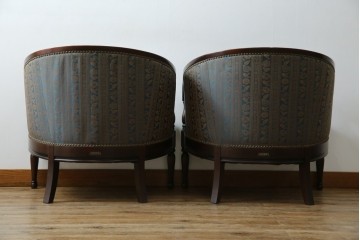 中古　maruni(マルニ木工)　KENT-COURT(ケントコート)　随所に施された上品な意匠が魅力的な1Pソファ2脚セット　定価2脚で約44万円　(R-079932)