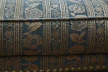 中古　maruni(マルニ木工)　KENT-COURT(ケントコート)　随所に施された上品な意匠が魅力的な1Pソファ2脚セット　定価2脚で約44万円　(R-079932)