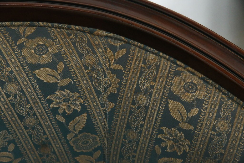 中古　maruni(マルニ木工)　KENT-COURT(ケントコート)　随所に施された上品な意匠が魅力的な1Pソファ2脚セット　定価2脚で約44万円　(R-079932)