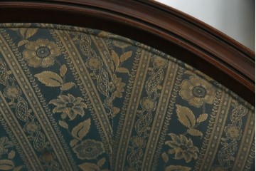 中古　maruni(マルニ木工)　KENT-COURT(ケントコート)　随所に施された上品な意匠が魅力的な1Pソファ2脚セット　定価2脚で約44万円　(R-079932)