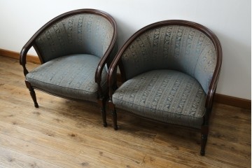 中古　maruni(マルニ木工)　KENT-COURT(ケントコート)　随所に施された上品な意匠が魅力的な1Pソファ2脚セット　定価2脚で約44万円　(R-079932)