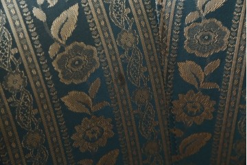 中古　maruni(マルニ木工)　KENT-COURT(ケントコート)　随所に施された上品な意匠が魅力的な1Pソファ2脚セット　定価2脚で約44万円　(R-079932)