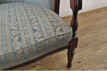 中古　maruni(マルニ木工)　KENT-COURT(ケントコート)　随所に施された上品な意匠が魅力的な1Pソファ2脚セット(ラウンジチェア、アームチェア、1人掛け、バラ売り可能)(定価2脚で約44万円)(R-079932)