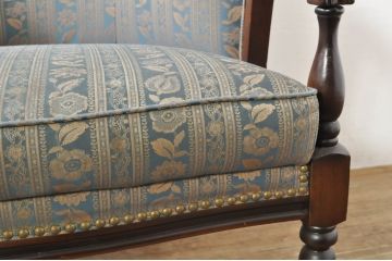 中古　maruni(マルニ木工)　KENT-COURT(ケントコート)　随所に施された上品な意匠が魅力的な1Pソファ2脚セット(ラウンジチェア、アームチェア、1人掛け、バラ売り可能)(定価2脚で約44万円)(R-079932)