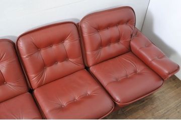 和製ビンテージ　激レア　希少!!　富士ファニチア(富士ファニチュア、フジファニチュア、FUJI FURNITURE、富士ファニチャー)　本革(レザー)　レトロな佇まいの5人掛けソファ(3人掛け、2人掛け、3P、2P、バラ売り可能)(R-079936)