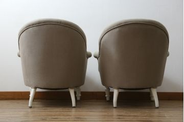 フランスアンティーク　ペイント　丸いフォルムと淡いカラーが可愛らしい1Pソファ2脚セット(一人掛け、サロンチェア、ラウンジチェア、椅子、イス、バラ売り可能)(R-079940)
