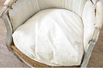 ジャンク品　フランスアンティーク　ペイント　ディスプレイにおすすめ!!シャビーな風合いがおしゃれなフレンチソファ2脚セット(1人掛けソファ、一人掛け、1P、アームソファ、ラウンジソファ、バラ売り可能)(R-079941)