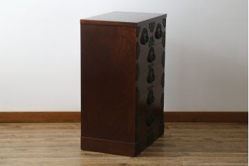 中古　美品　岩谷堂箪笥　黒々としたあられ金具と美しい木目が魅力的な立長衣装箪笥(和たんす、衣装タンス、収納箪笥、整理箪笥、引き出し、サイドチェスト)(R-079945)