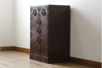 中古　美品　岩谷堂箪笥　黒々としたあられ金具と美しい木目が魅力的な立長衣装箪笥(和たんす、衣装タンス、収納箪笥、整理箪笥、引き出し、サイドチェスト)(R-079945)
