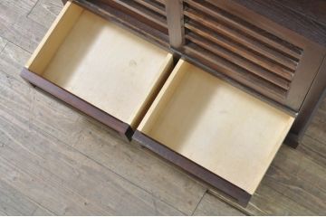 中古　美品!!　九州民芸家具　欅(ケヤキ)材　引き出し2杯付き　表情豊かな木目が魅力的なモダンデザインの茶棚(飾り棚、戸棚、収納棚、サイドキャビネット)(R-079948)