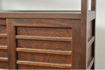 中古　美品!!　九州民芸家具　欅(ケヤキ)材　引き出し2杯付き　表情豊かな木目が魅力的なモダンデザインの茶棚(飾り棚、戸棚、収納棚、サイドキャビネット)(R-079948)