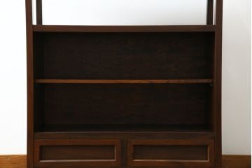 中古　美品!!　九州民芸家具　欅(ケヤキ)材　引き出し2杯付き　表情豊かな木目が魅力的なモダンデザインの茶棚(飾り棚、戸棚、収納棚、サイドキャビネット)(R-079948)