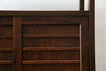 中古　美品!!　九州民芸家具　欅(ケヤキ)材　引き出し2杯付き　表情豊かな木目が魅力的なモダンデザインの茶棚(飾り棚、戸棚、収納棚、サイドキャビネット)(R-079948)