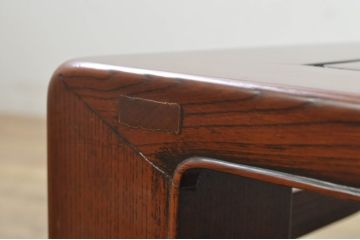 和製アンティーク　超美品　総欅(ケヤキ)材　脚の個性的なデザインが目を引く座卓(ローテーブル、センターテーブル、リビングテーブル)(R-079951)