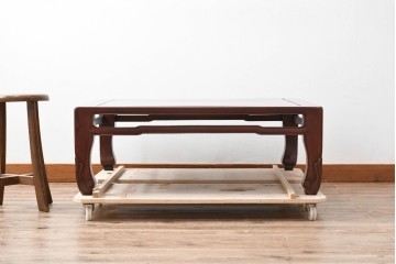 和製ヴィンテージ　超美品　総欅(ケヤキ)材　脚の個性的なデザインが目を引く座卓　(R-079951)