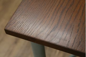 中古　ラフジュ工房オリジナル　ペイント　ヴィンテージ感漂うレトロなデザインの格納スツール6脚付き鉄脚テーブル(6人掛け、6P、ダイニングテーブル、作業台、ワークテーブル)(R-079952)