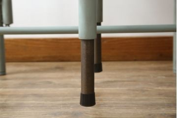 中古　ラフジュ工房オリジナル　ペイント　ヴィンテージ感漂うレトロなデザインの格納スツール6脚付き鉄脚テーブル(6人掛け、6P、ダイニングテーブル、作業台、ワークテーブル)(R-079952)