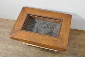 和製アンティーク　美品　総欅(ケヤキ)材　和の情緒豊かな佇まいが魅力の関西火鉢(囲炉裏、座卓、木製火鉢、長火鉢、ローテーブル)(R-079953)