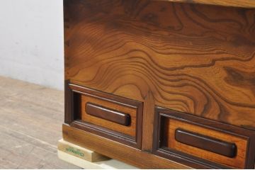 和製アンティーク　美品　総欅(ケヤキ)材　和の情緒豊かな佇まいが魅力の関西火鉢(囲炉裏、座卓、木製火鉢、長火鉢、ローテーブル)(R-079953)