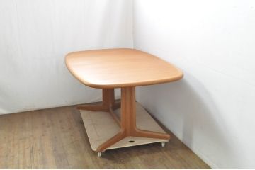 デンマークビンテージ　美品!!　GUDME(グドメ)　チーク材　バイカラーの拡張天板で異なる雰囲気が楽しめるエクステンションダイニングテーブル(エクステンションテーブル、食卓、4人掛け、6人掛け、ヴィンテージ、北欧)(R-079954)