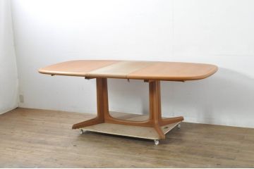 デンマークビンテージ　美品!!　GUDME(グドメ)　チーク材　バイカラーの拡張天板で異なる雰囲気が楽しめるエクステンションダイニングテーブル(エクステンションテーブル、食卓、4人掛け、6人掛け、ヴィンテージ、北欧)(R-079954)