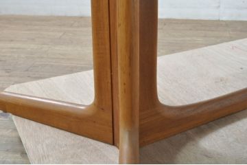 デンマークビンテージ　美品!!　GUDME(グドメ)　チーク材　バイカラーの拡張天板で異なる雰囲気が楽しめるエクステンションダイニングテーブル(エクステンションテーブル、食卓、4人掛け、6人掛け、ヴィンテージ、北欧)(R-079954)