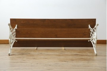 イギリスアンティーク　SINGER(シンガー)社　カフェ風インテリアにもおすすめの棚付きミシンテーブル　(R-079956)