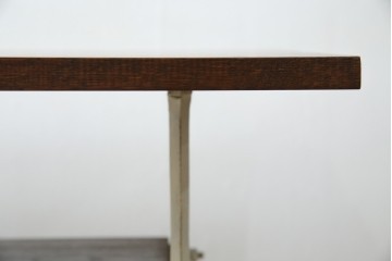 イギリスアンティーク　SINGER(シンガー)社　カフェ風インテリアにもおすすめの棚付きミシンテーブル　(R-079956)