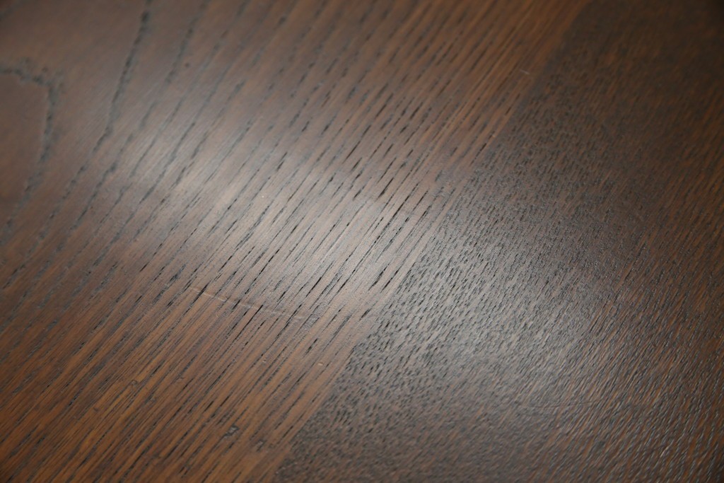 イギリスアンティーク　SINGER(シンガー)社　カフェ風インテリアにもおすすめの棚付きミシンテーブル　(R-079956)