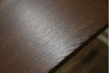 イギリスアンティーク　SINGER(シンガー)社　カフェ風インテリアにもおすすめの棚付きミシンテーブル　(R-079956)